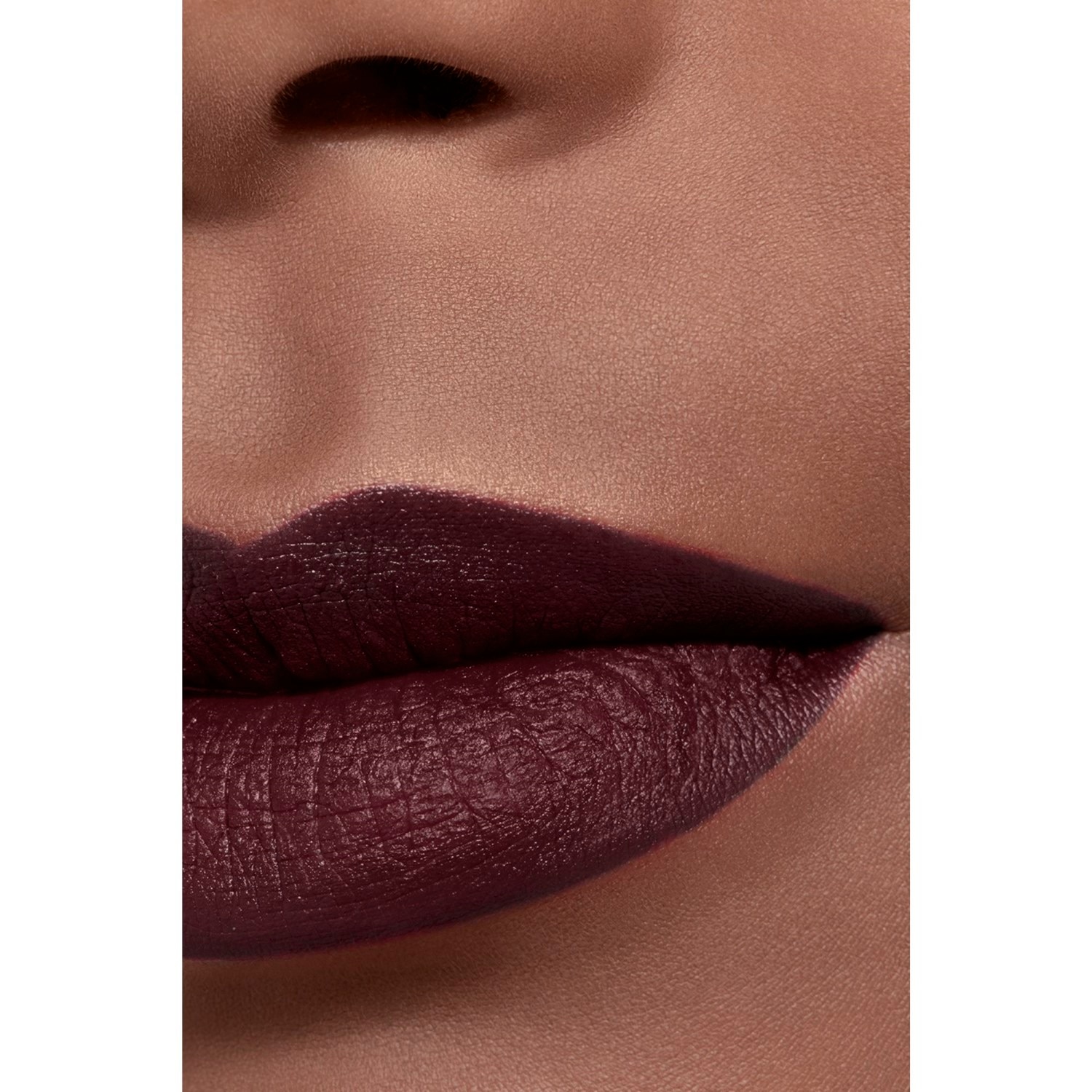 EDICIÓN LIMITADA  LA BARRA DE LABIOS ATERCIOPELADA LUMINOSA